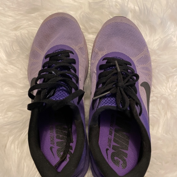 Purple Nike running shoes, light weight 7.5 - Picture 2 of 2
